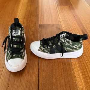 Converse All Star Boys Camouflage Shoes Size 4